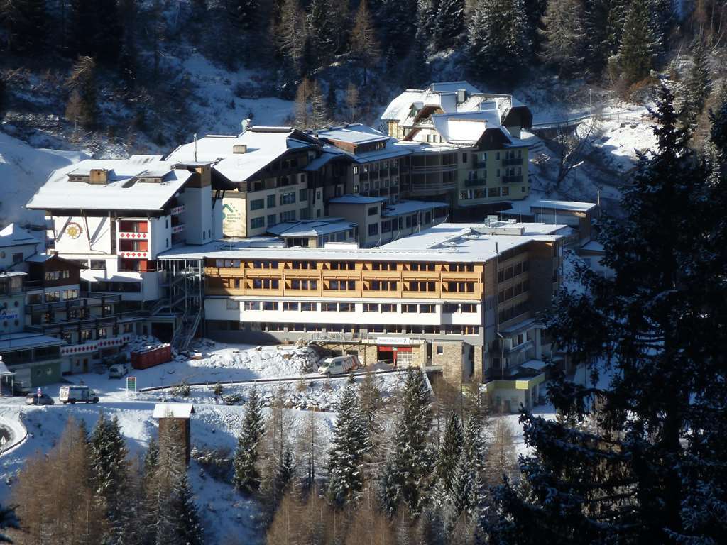 Falkensteiner Family Hotel Sonnenalpe 索内纳尔佩·纳斯费尔德 外观 照片